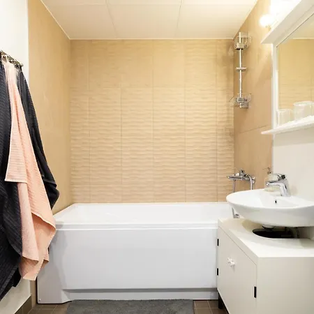2br Deluxe Near Lake Harku, Forest View Lejlighed